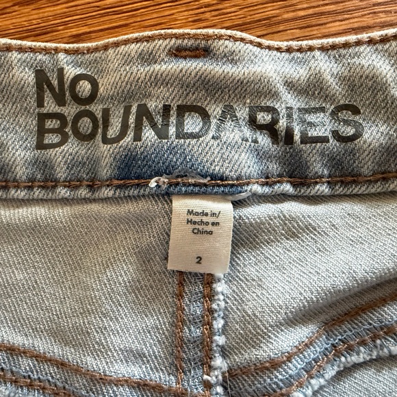 No Boundaries Light Blue High-Rise Denim Shorts - Picture 3 of 3